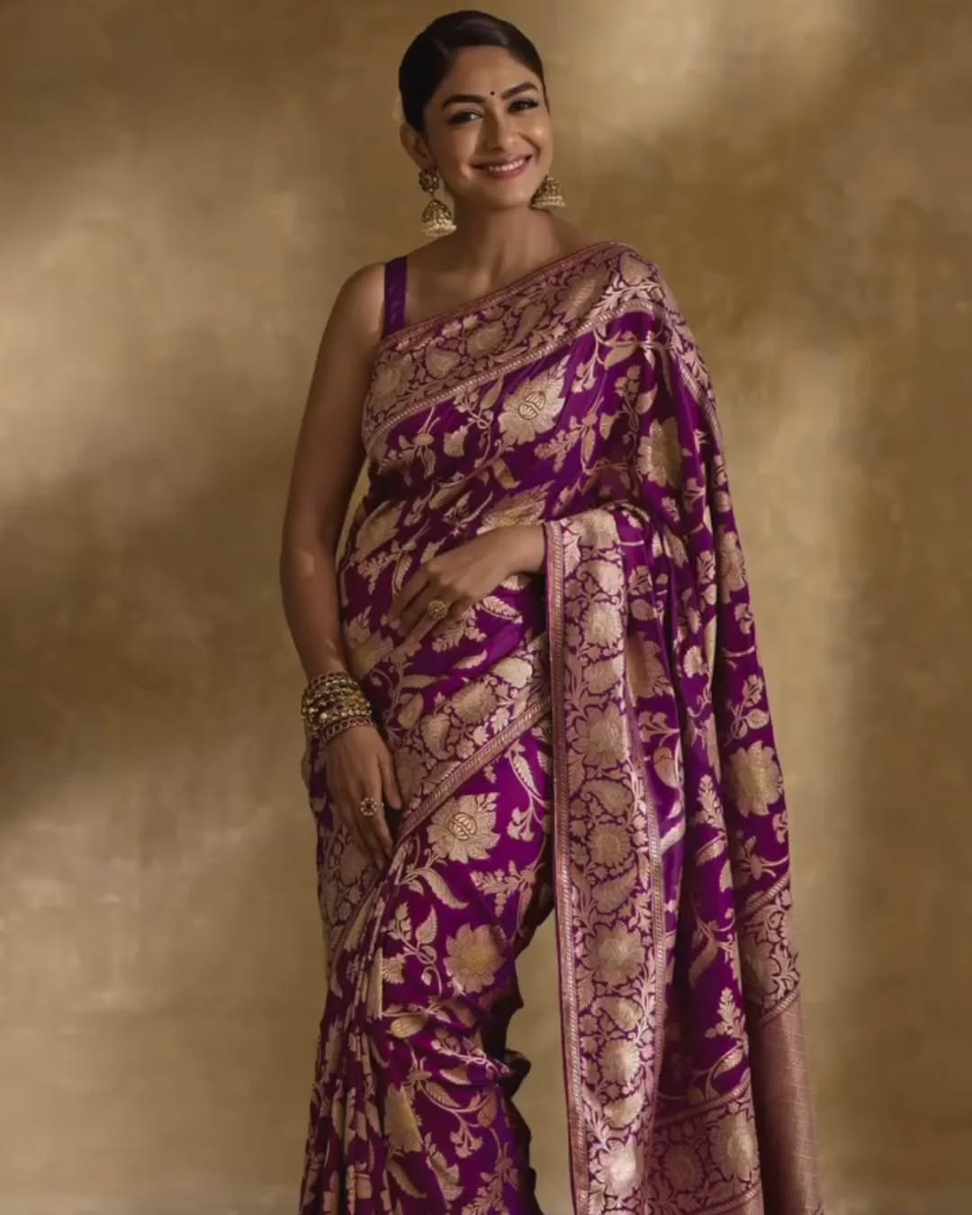 Mrunal's Purple Silk Saree