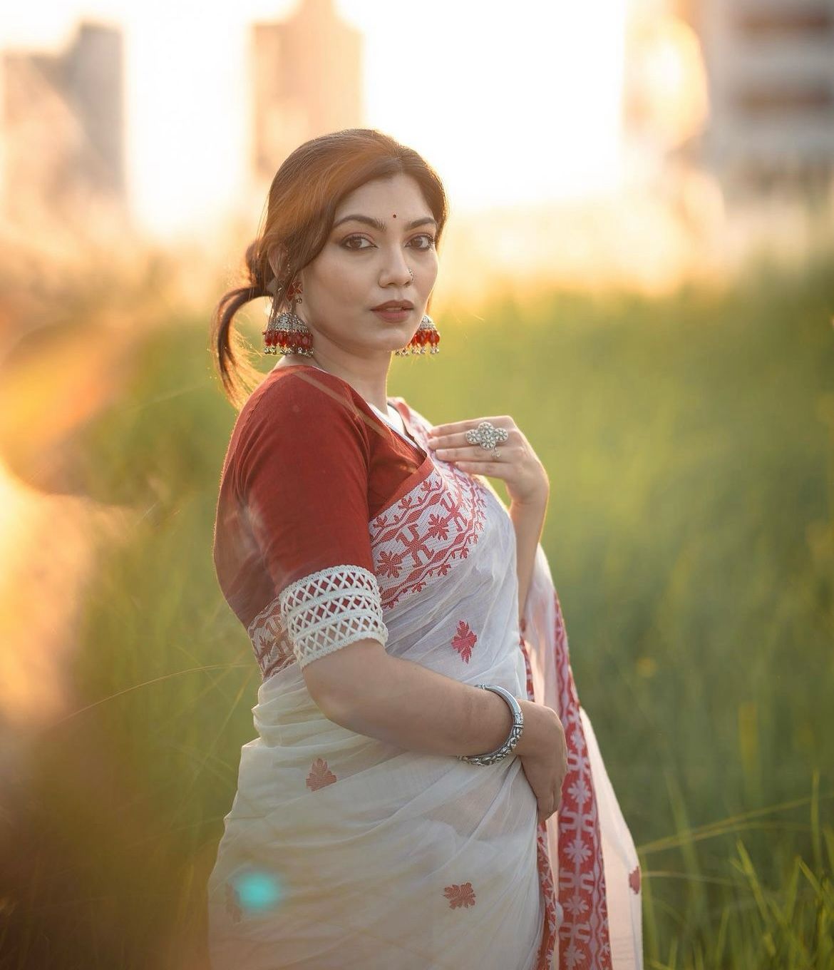 Elegant White & Red Handwoven Cotton Saree