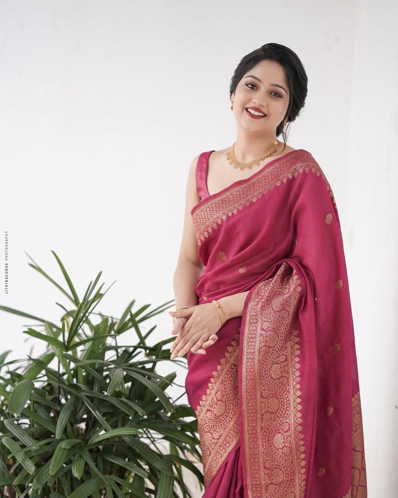 Fuchsia Glow Kanjivaram Style Silk Saree in Copper Weave