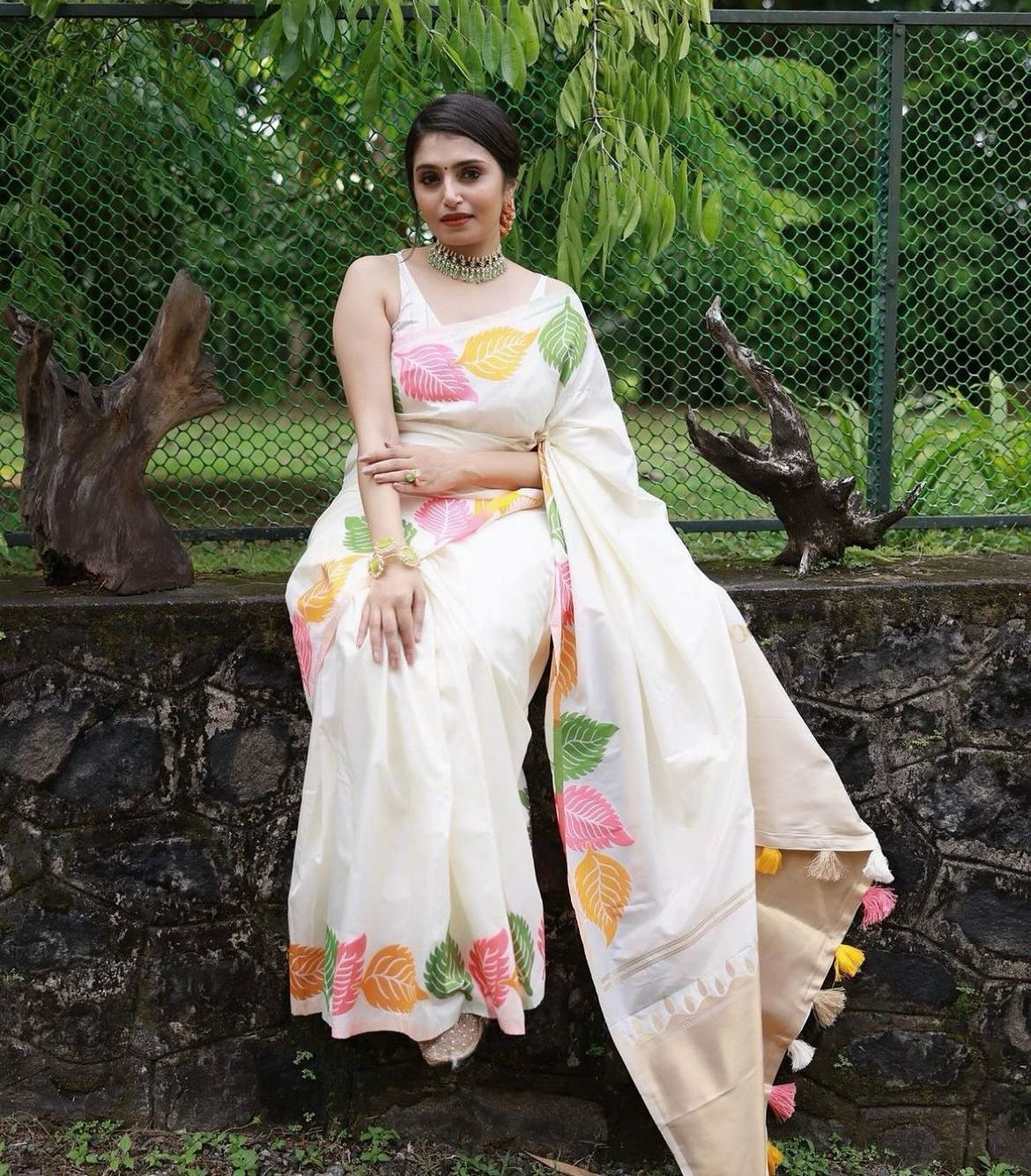 Leaf motifs Art Silk Saree