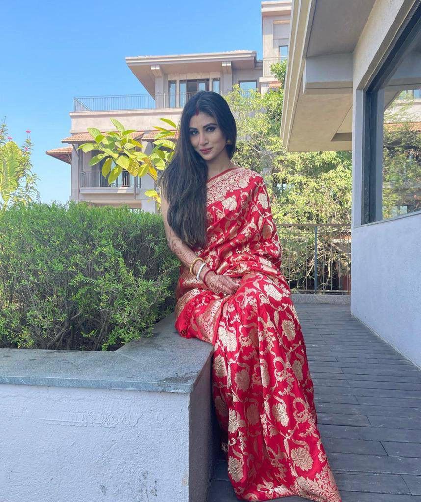 Mouni Roy Banarasi Silk Saree