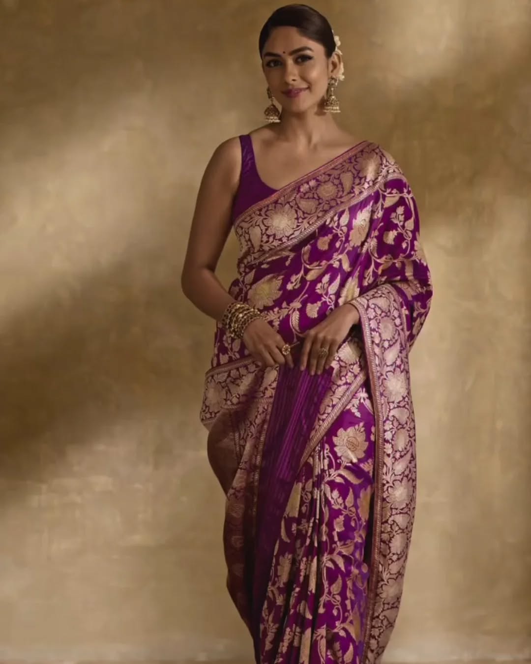 Mrunal's Purple Silk Saree
