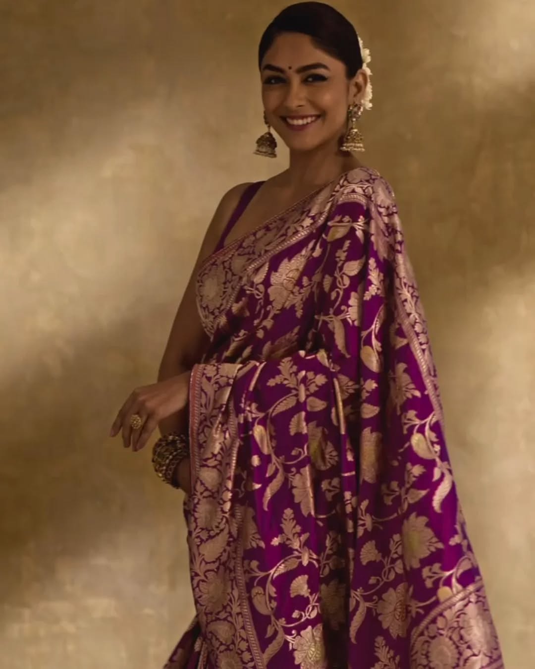 Mrunal's Purple Silk Saree